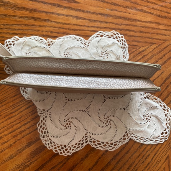 Naturalizer Wristlet - Picture 4 of 10